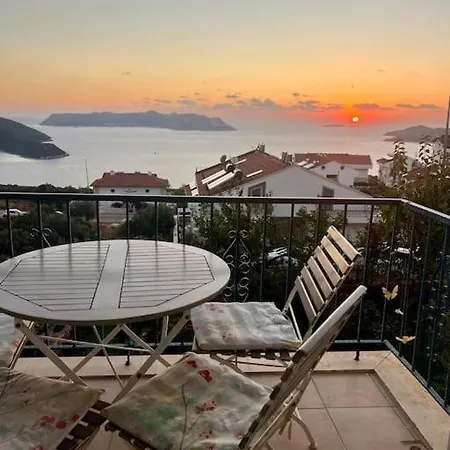 公寓 Deniz Manzarali Evi *